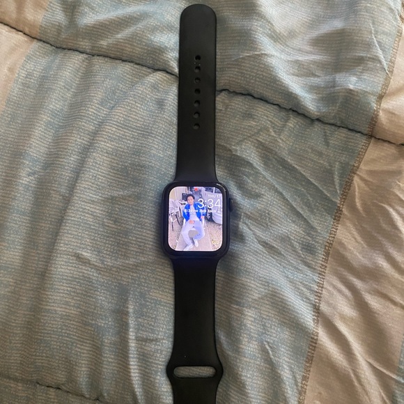 Apple Watch Series 5 - Picture 1 of 3